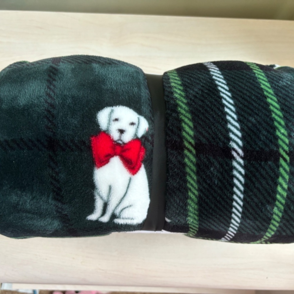 Sale! Beautiful New Pink by Victoria's Secret Green Plaid Puppy Throw